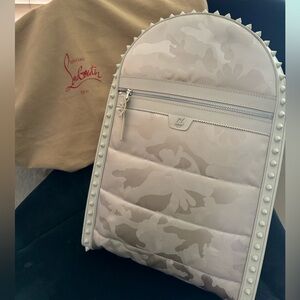 Men’s Christian Louboutin Backparis Backpack. Neutral Camo. Expanded double zip